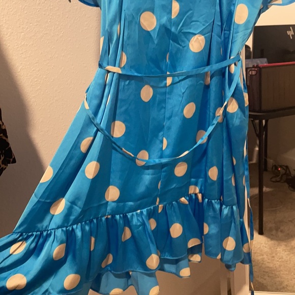 Dress - Picture 3 of 4